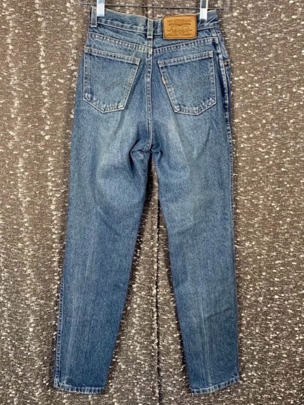 True vintage Levi’s white tab